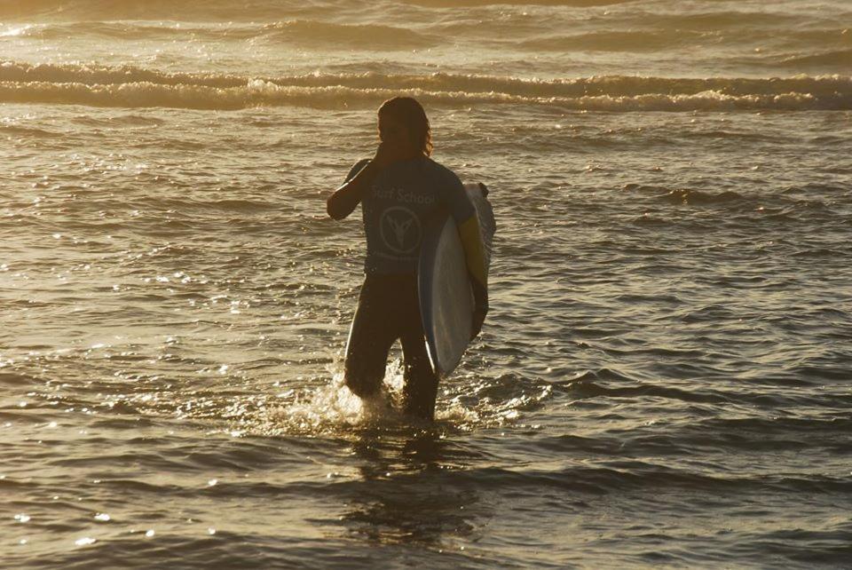 شقة Furadouro Surf Camp أوفار المظهر الخارجي الصورة